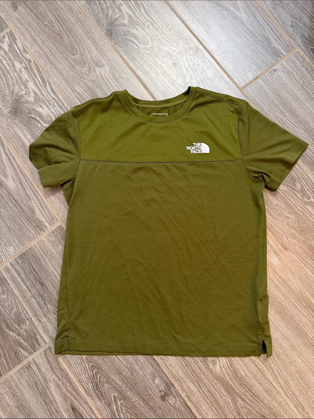 The North Face youth Large 14 flash dry Short Sleeve Tee Olive Green EUC